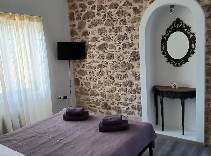 Poros Seaside Suite